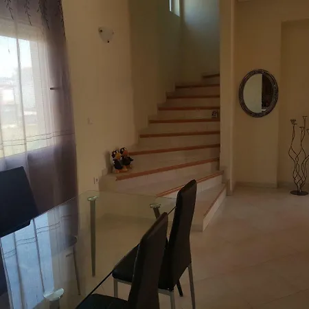 Maisonette Dimitris * 沃洛斯阿诺